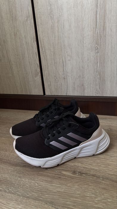 Кросівки adidas galaxy  Розмір 39