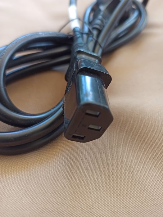 Przewód zasilajacy komputerowy