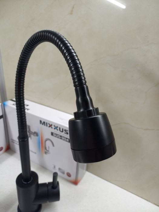 ГЕРМАНИЯ!Смеситель/змішувач/кран для кухни чёрного цвета гибкий гусак