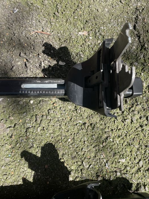 Релінг поперечина на кришу автомобіля