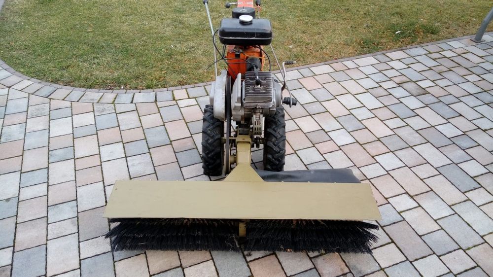 Glebogryzarka zamiatarka plug