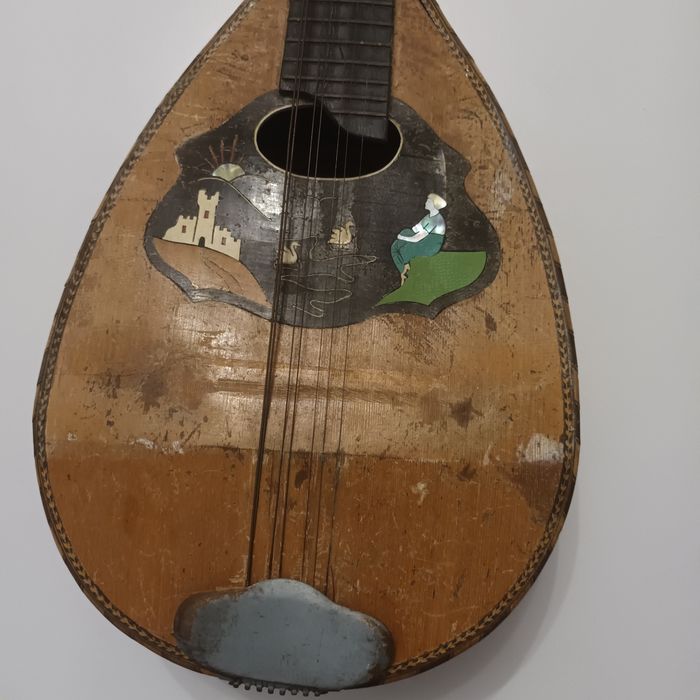 Stara mandolina gitara