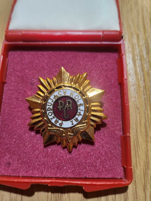 Złota Odznaka Przodujący Kolejarz 1990r - etui + Legitymacja