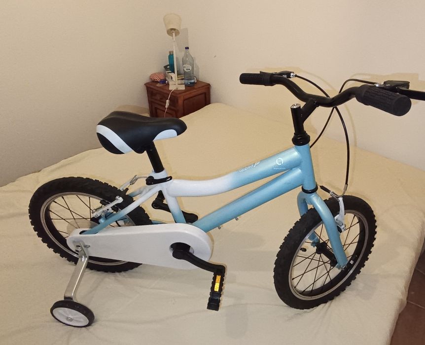 Bicicleta para criança com rodas de suporte