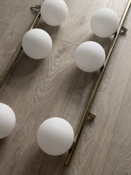 Kinkiety ścienne Houseof “Brass Bar Opal Ball Wall Light”, komplet 2 szt.