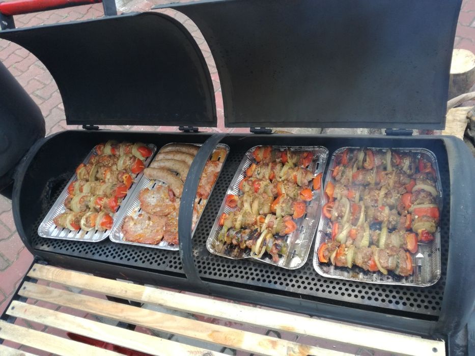 Grill wędzarnia lokomotywa wagony