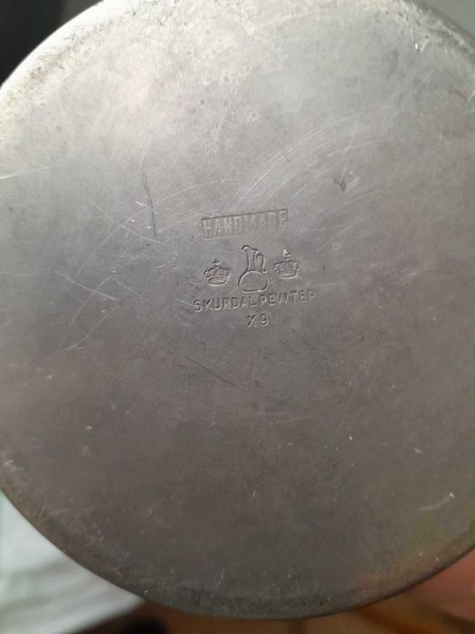 Copo Skurdal Pewter com argolas