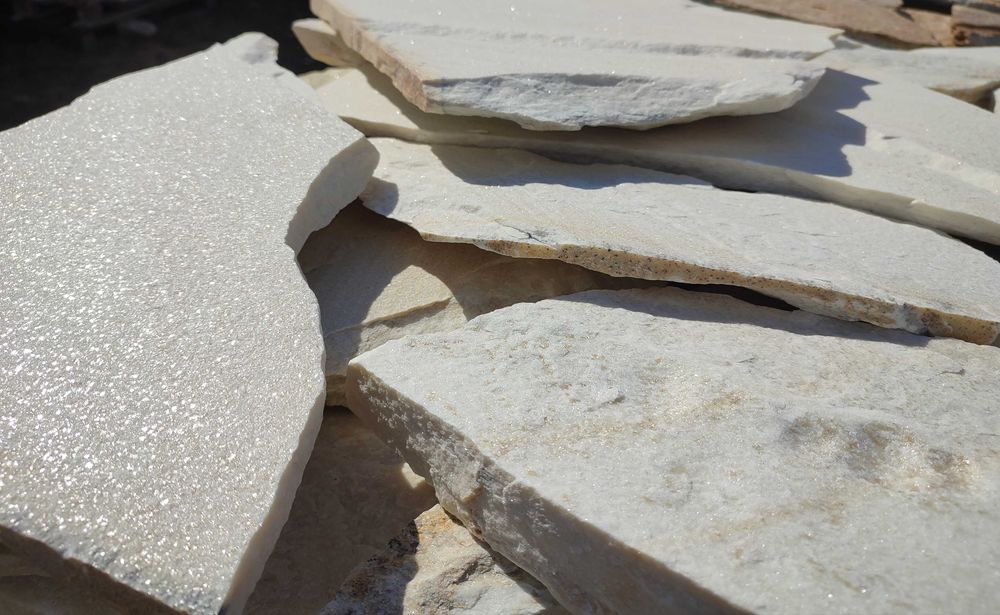 Kamień elewacyjny łupek biały kremowy waniliowy kwarcyt