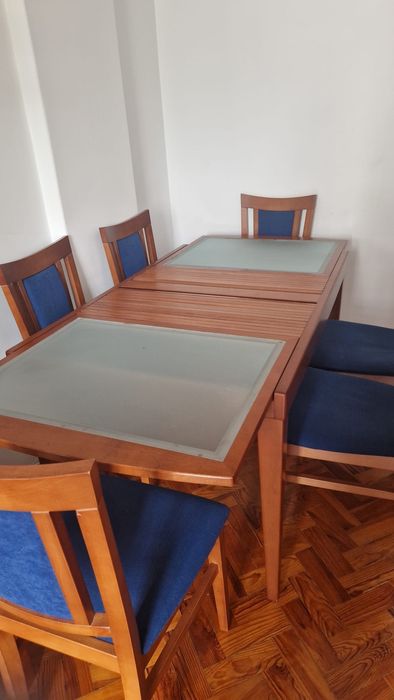 Mesa de jantar extensível em madeira maciça + 6 cadeiras | Tampo vidro