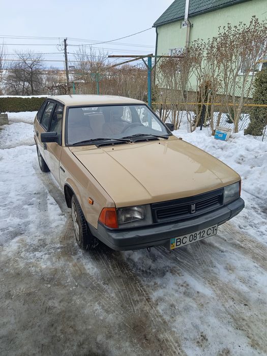 Автомобіль АЗЛК 2141