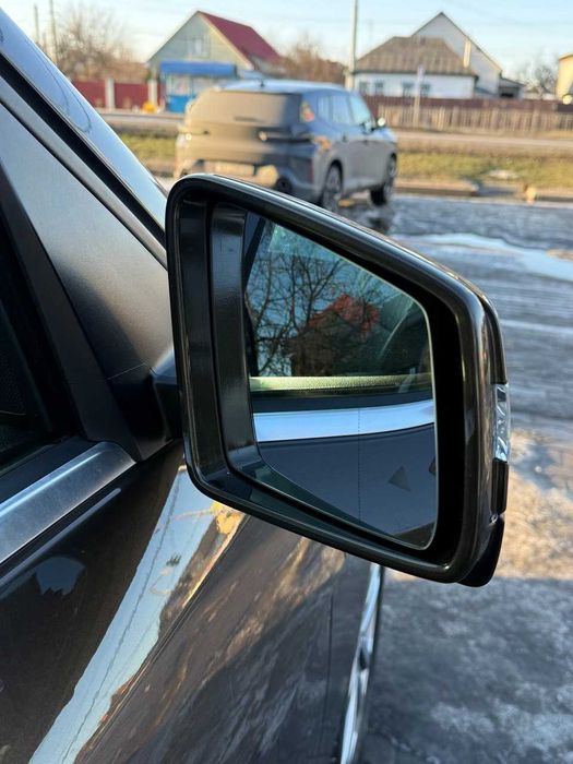 продам власний офіційний автомобіль !!!