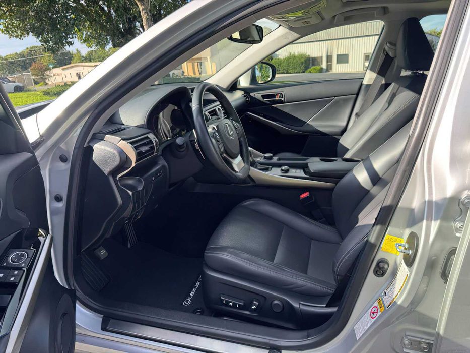 Lexus IS 250      2015