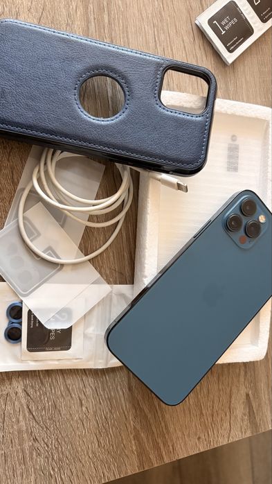 Iphone 12 pro niebieski