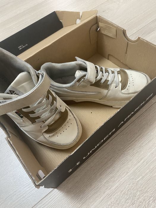 Кросівки дівчачі