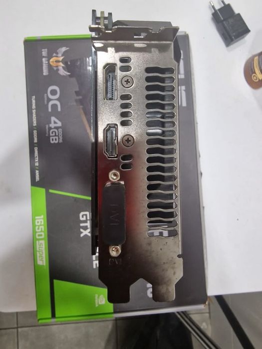 Vendo placa grafica asus tuf gaming 1650 de 4gb ddr6