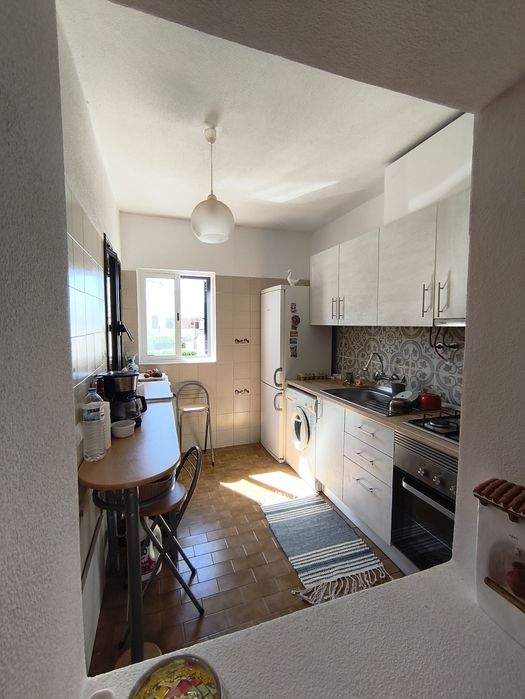 Apartamento T1  c/terraço sul e vista mar
Urbanização calma