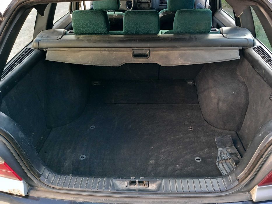 BMW e36 Sedan Kombi na części