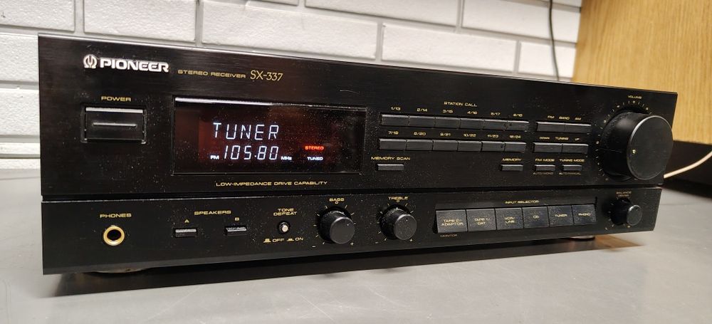 Amplituner PIONEER SX-337. Bardzo mocny.