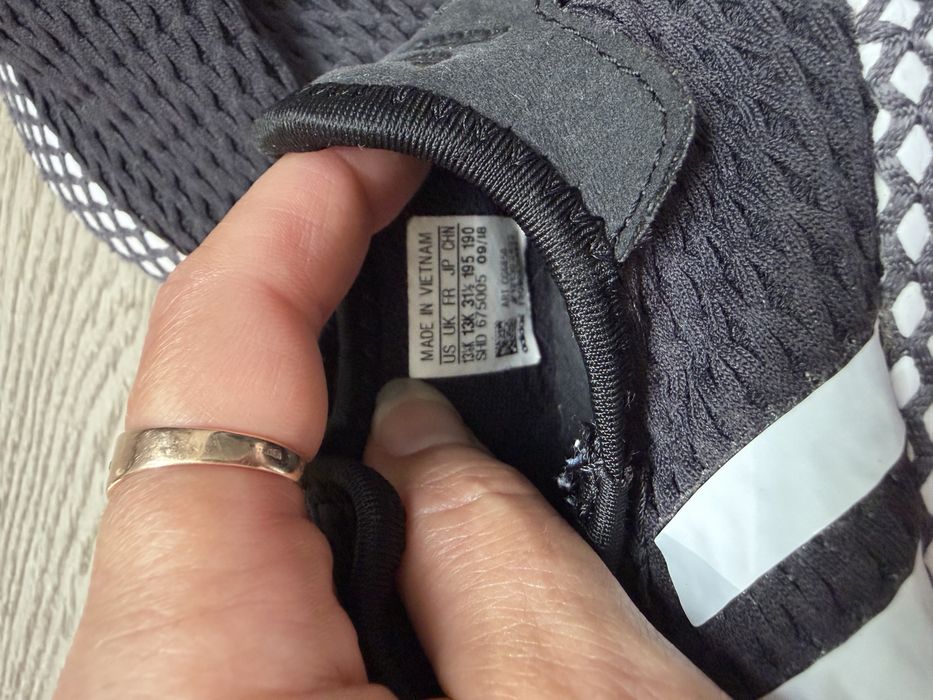 Кросівки Adidas для хлопчика чи дівчинки, розмір 31,5