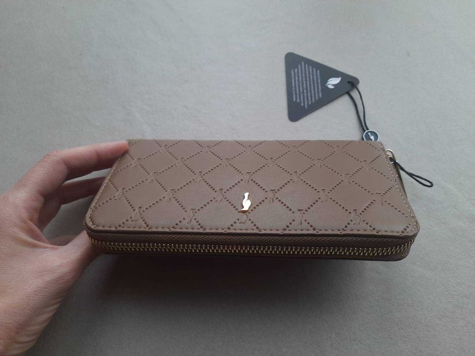 Duży beżowy portfel damski OCHNIK z tłoczeniem