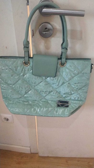 Bolças novas de estoque