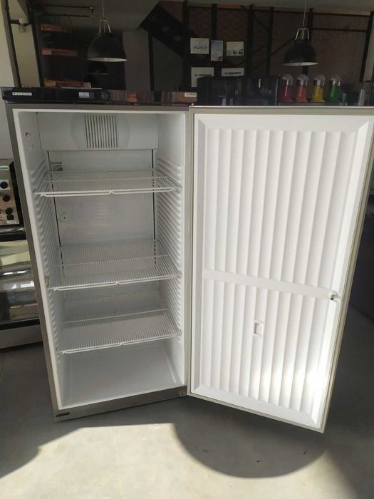 Lodówka gastronomiczna nierdzewna – LIEBHERR Gkvesf 5445 / 554 l