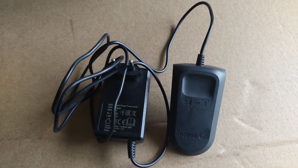 Ładowarka Bosch 18v