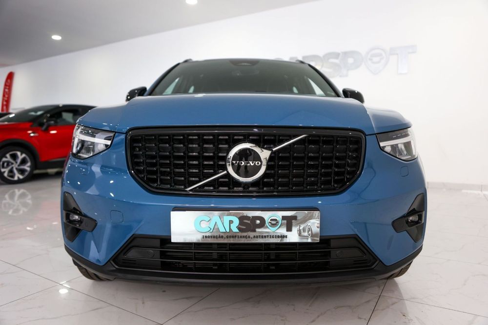Volvo XC 40 2.0 B3 Plus Dark