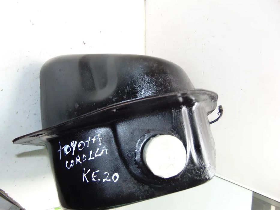 Toyota Corolla KE 20 depósito gasolina