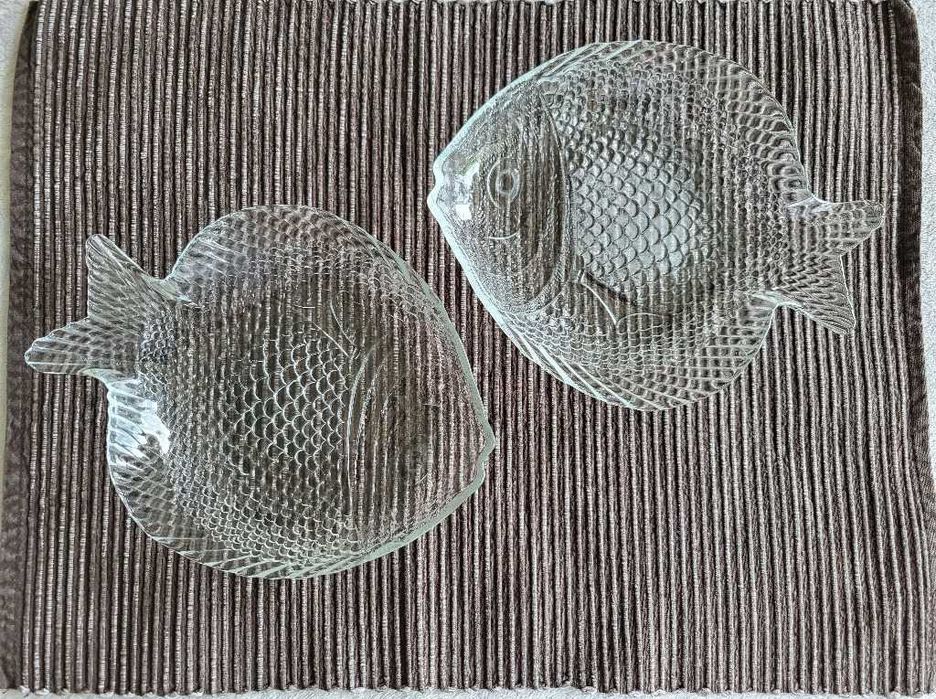 Szklany talerz, patera w kształcie ryby, 2 sztuki