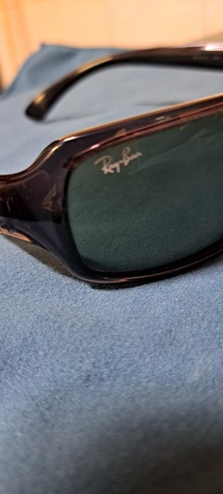 Óculos de sol rayban rb4075.