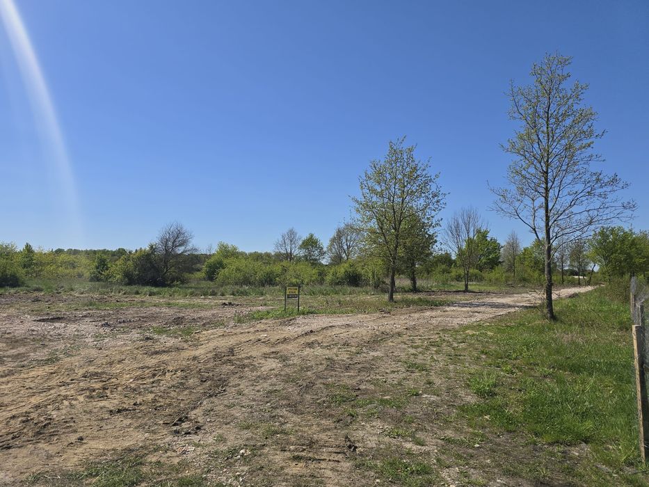 Działka budowlana w spokojnej zielonej okolicy