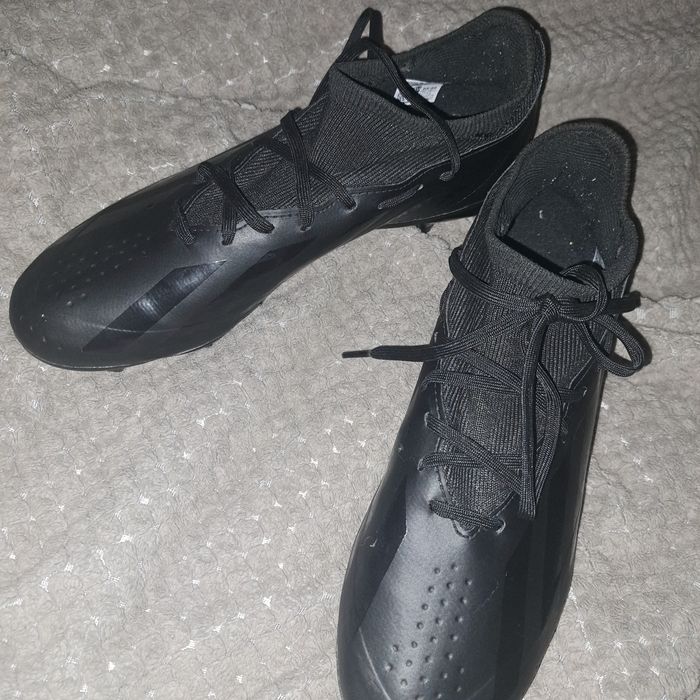 Buty sportowe do gry w pilke nozna firmy Adidas