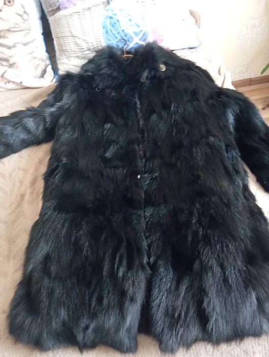 Шуба з лисиці чорного кольору