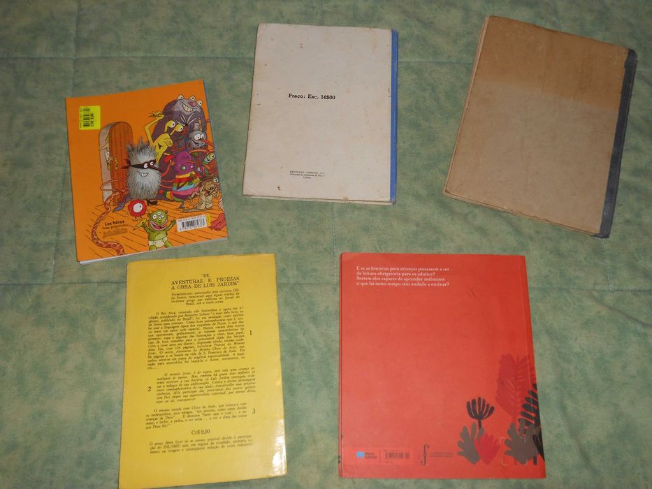 Livros antigos e modernos juvenis criança infantil