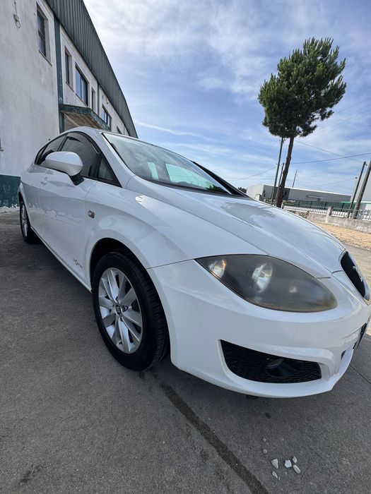 SEAT Leon 2011 1.9 TDI – Gasóleo Vendo Seat Leon de 2011, a gasóleo, com menos de 195.000 km.  Pneus novos  Bateria nova Revisão feita