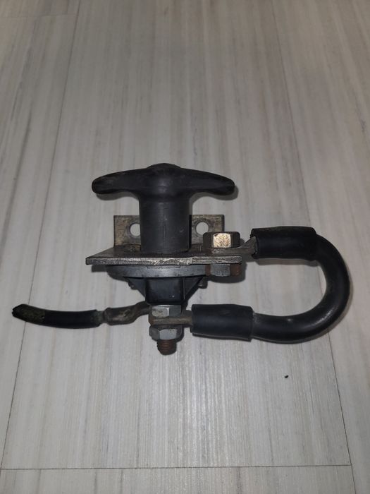 Wyłącznik zasilania masy. Hebel Gaz Uaz