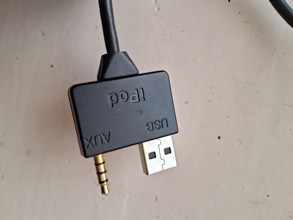 Кабель для зарядки прослушивания,подключения iPod, iPhone Kia-Hyundai.