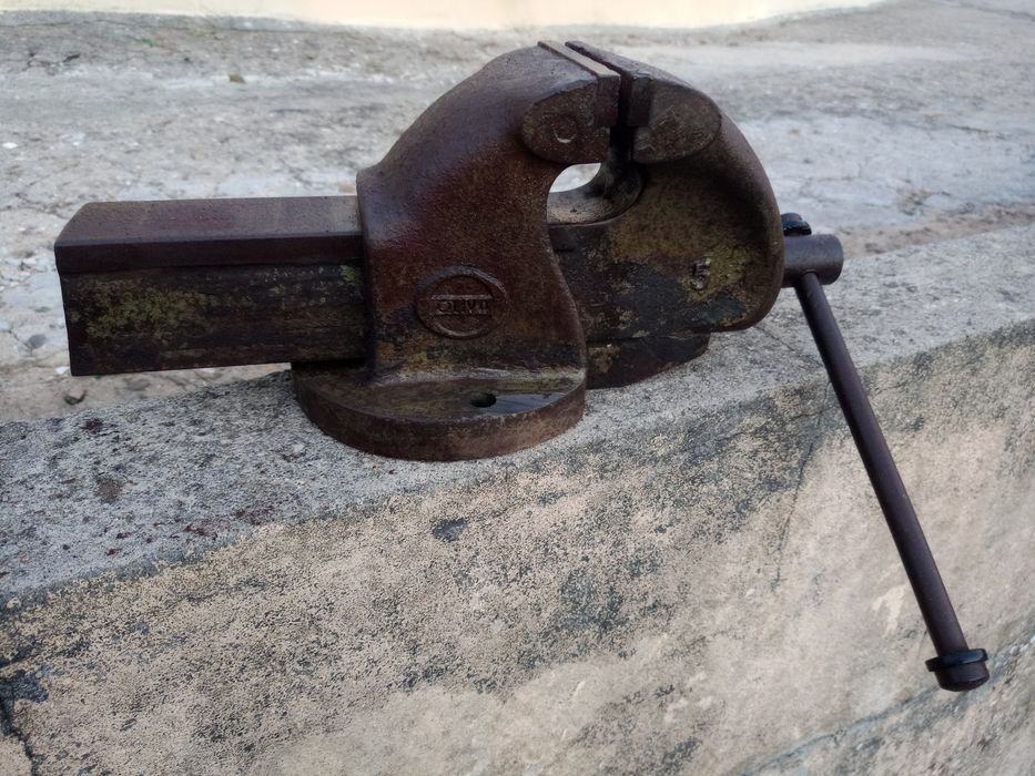Torno de bancada Oliva n5