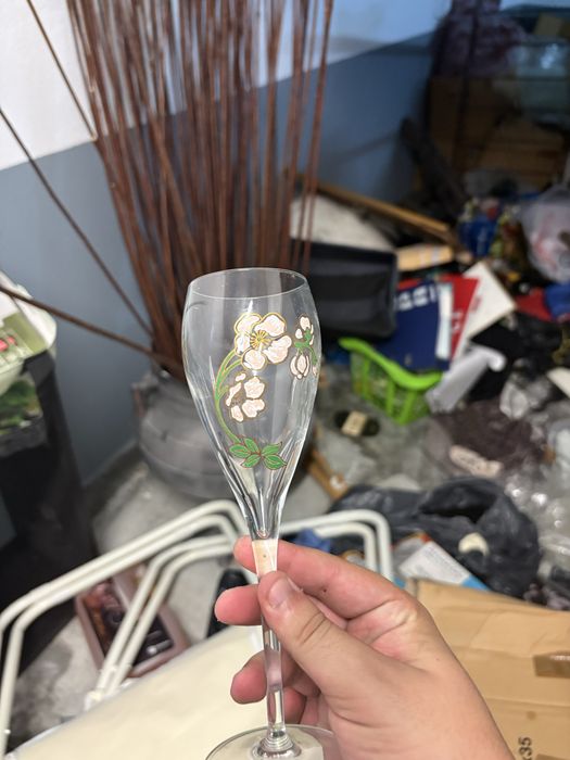 Par de taças de champanhe Perrier-Jouet pintadas à mão