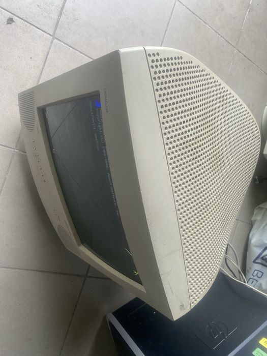 NEC MultiSync N700 monitor multimedialny CRT do retro PC