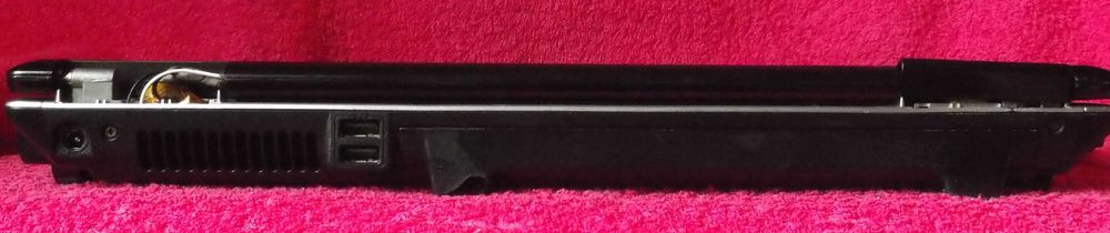 Laptop Asus model M51KR. 15,4
