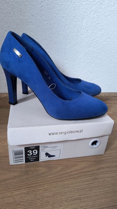 Czółenka w kolorze indygo