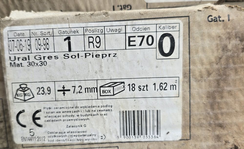 Płytki gres sól-pieprz