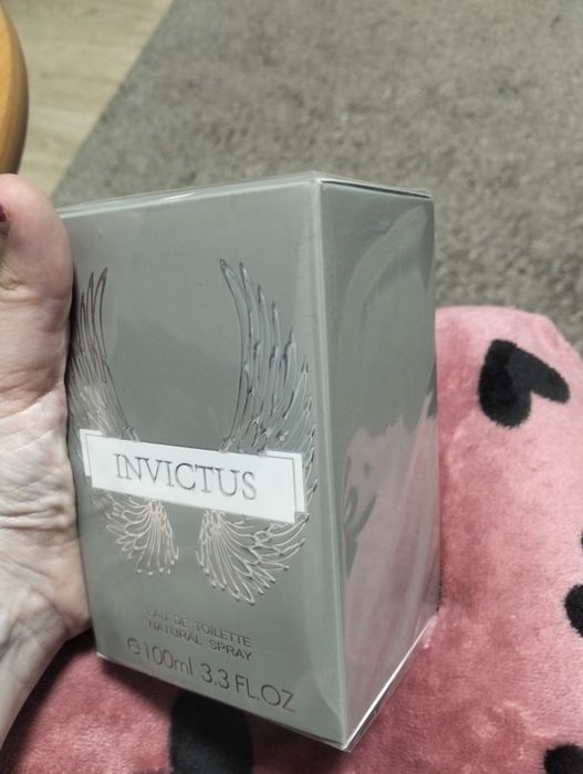 Pudełko perfum nowe