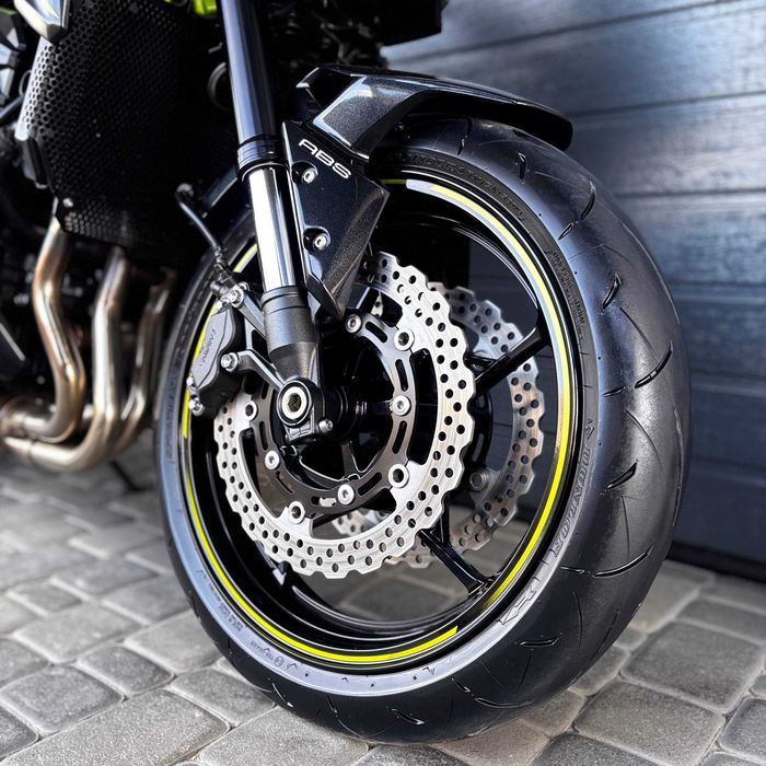Продам мотоцикл Kawasaki Z900 (5997)