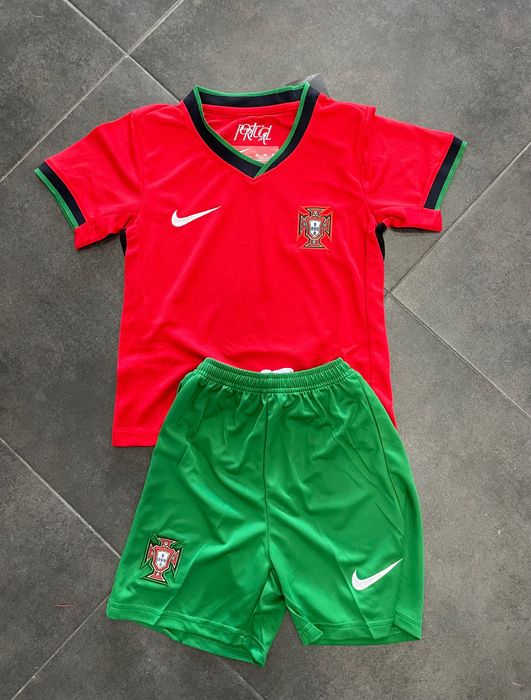 Equipamento Portugal criança