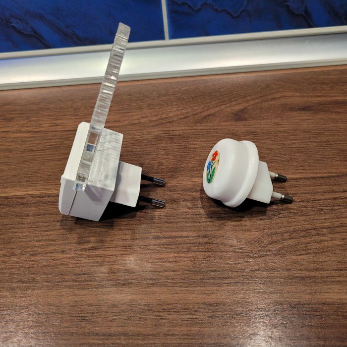 Lampka nocna LED z wyłącznikiem 230V, druga gratis.