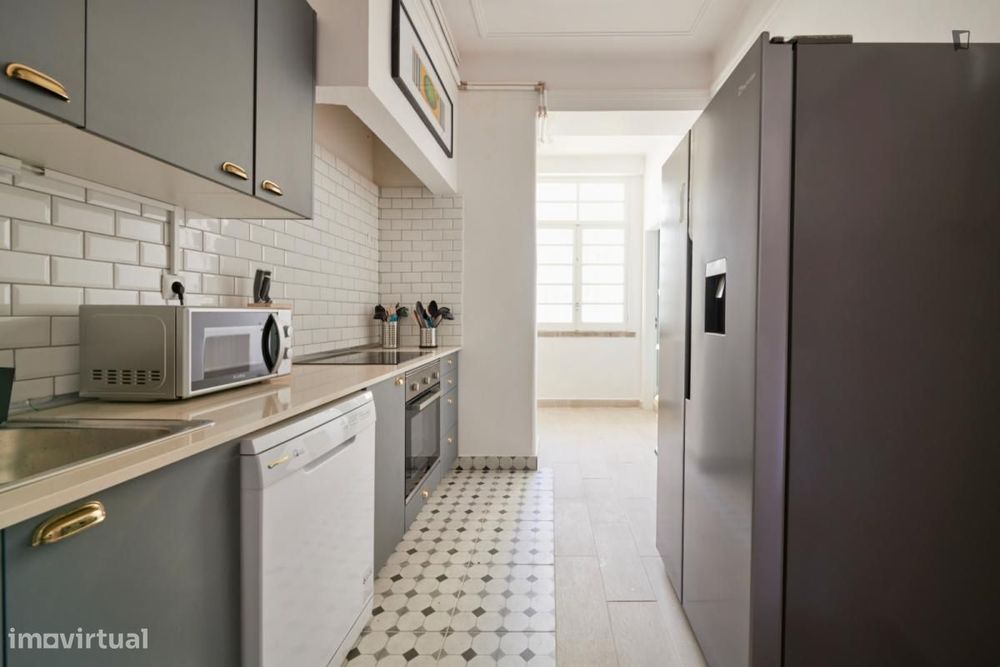 Quarto - localizado em Marquês de Pombal Lisbon