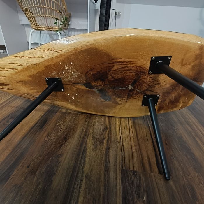 Stolik kawowy żywica